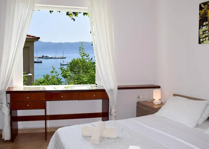 Seaside In Agia Effimia