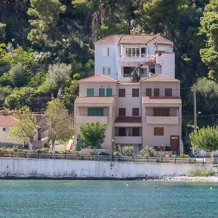 Seaside In Agia Effimia アパート *