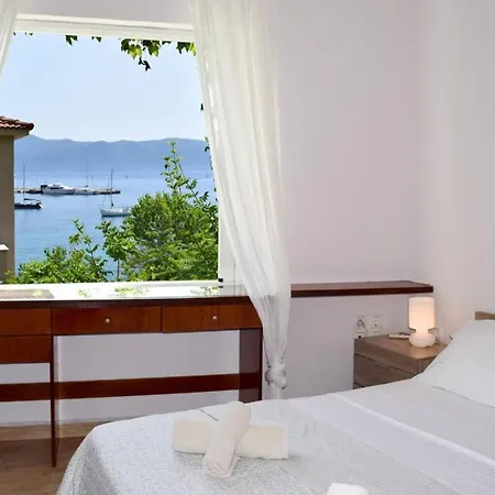 Seaside In Agia Effimia